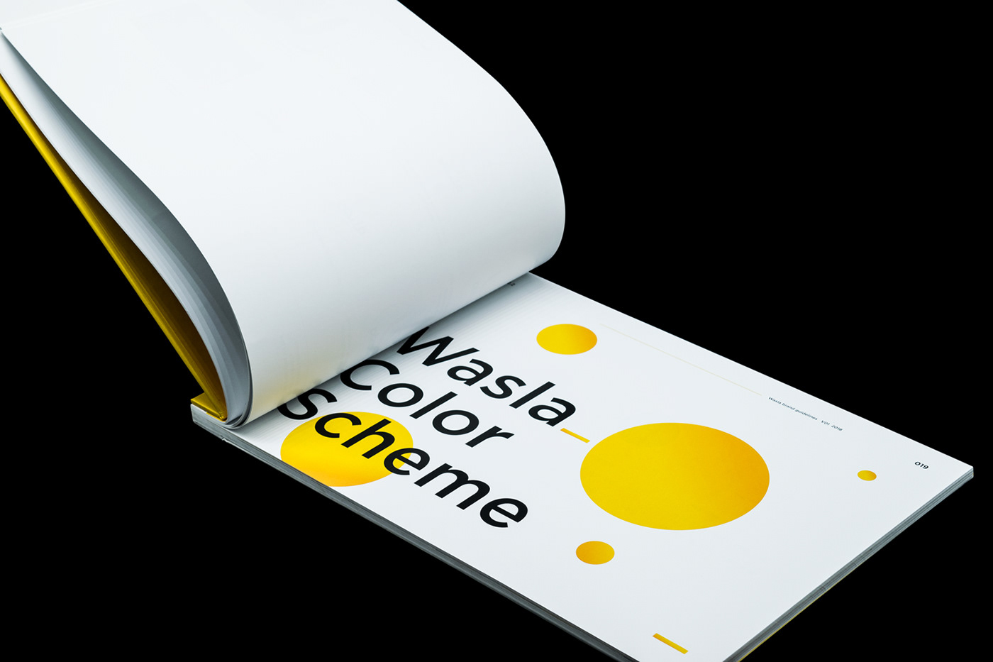 تصميم كتيب عن تطبيق وصلة